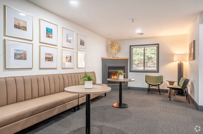 Lobby - Pine Ridge Apartment Homes