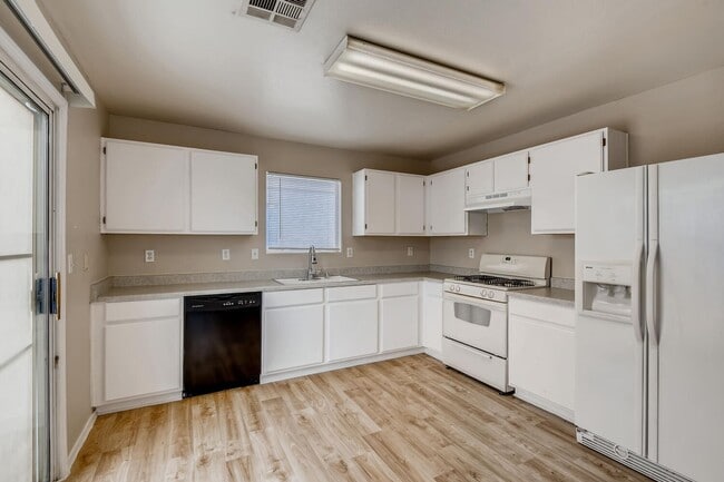 Building Photo - BEAUTIFUL 1 Story, 3 Bedroom 2 Bath Home Near Centennial Hills
