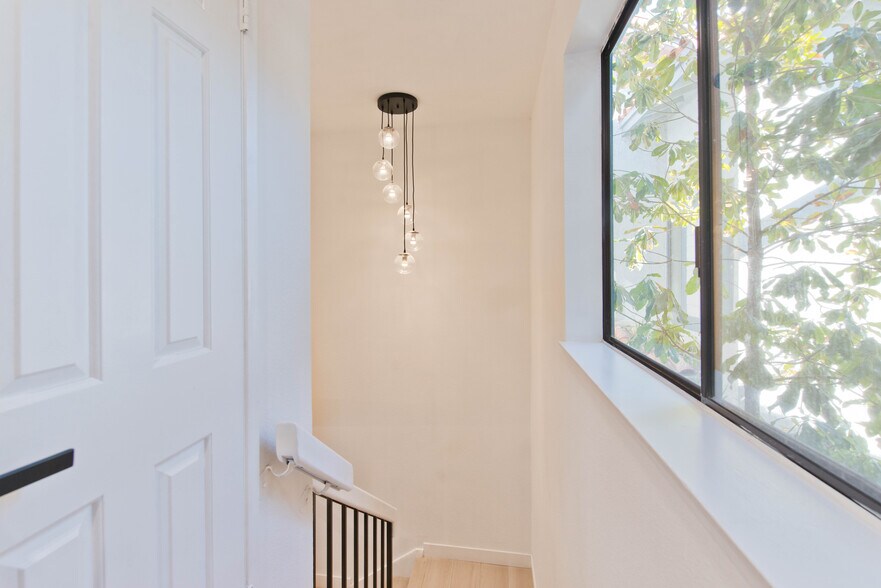 Building Photo - 20645 Roscoe Blvd