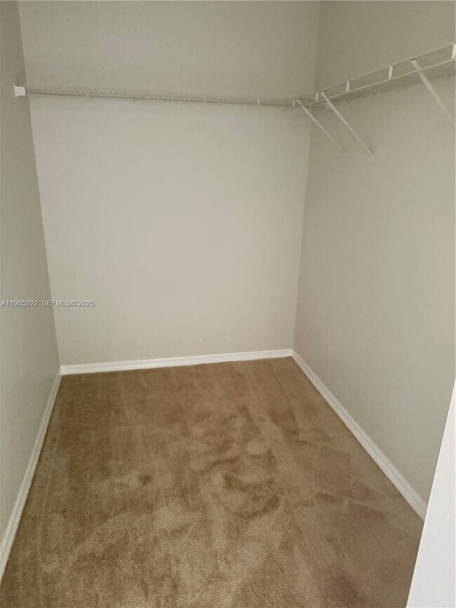 Building Photo - 656 SW 11th St