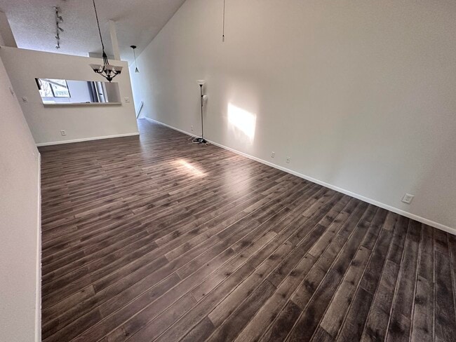 Building Photo - 306 Harbour Pointe Way