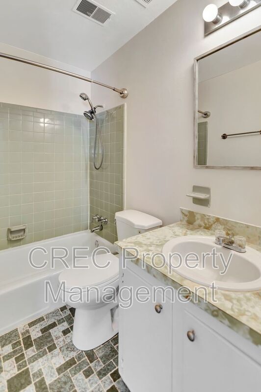 Building Photo - 1200 Margaret Dr