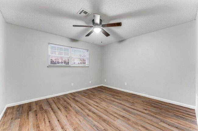 Building Photo - 740 N 6th St