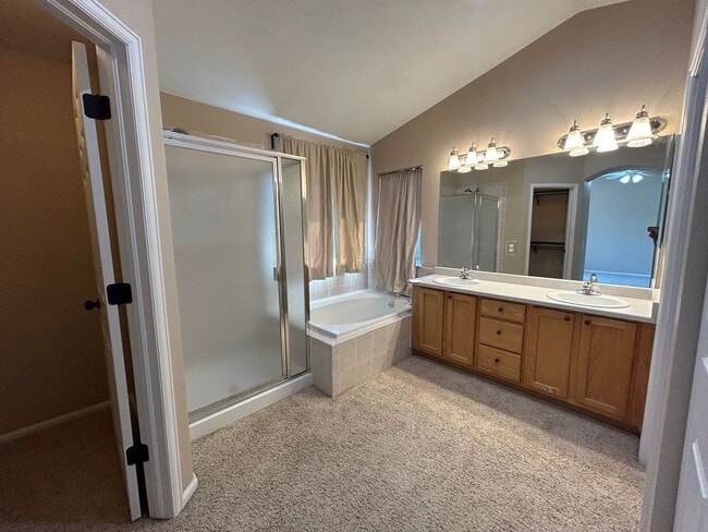 Building Photo - A Gem in Highlands Ranch