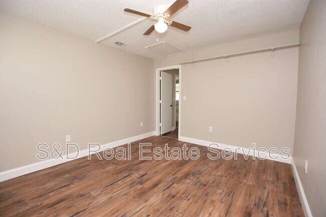 Building Photo - 1224 Waterview Blvd E