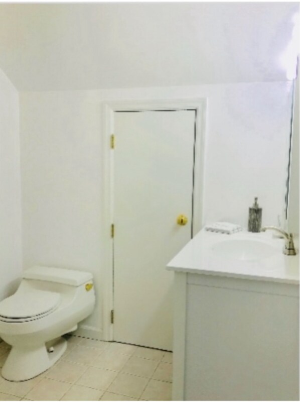 Building Photo - 1 Carlson Ct