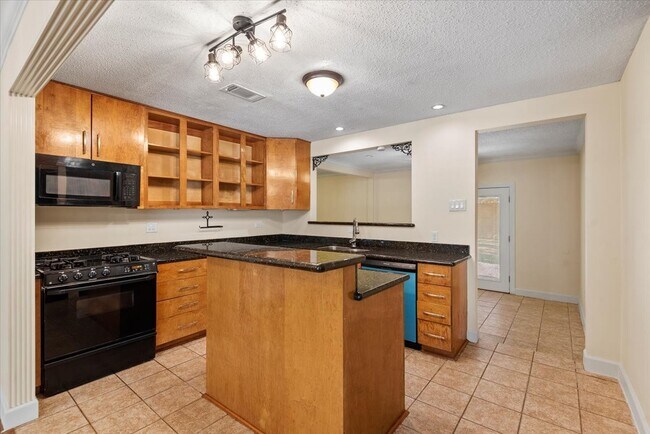 Building Photo - 4007 Markley St
