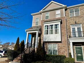 Building Photo - 9142 Falkwood Rd