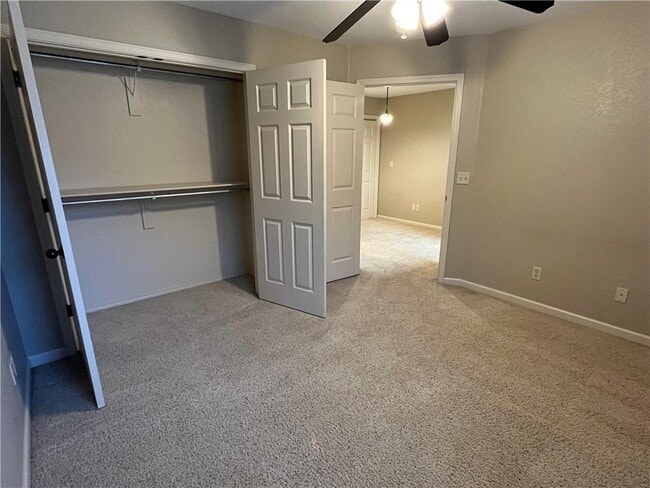 Building Photo - 806 W Tahlequah St