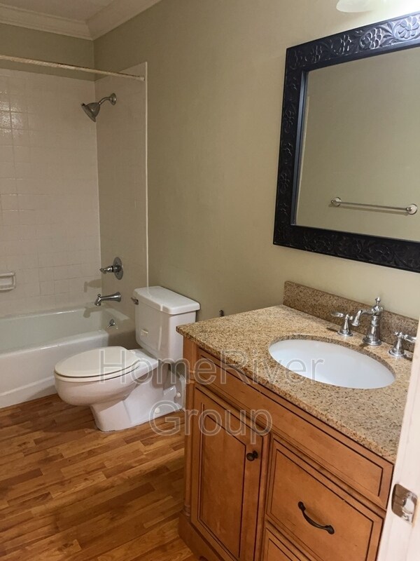 Building Photo - 1731 Golf Club Dr