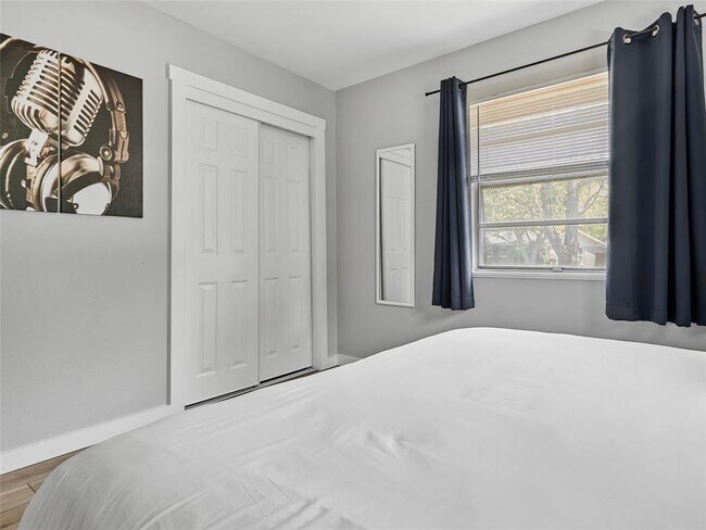 Building Photo - 7706 Delafield Ln