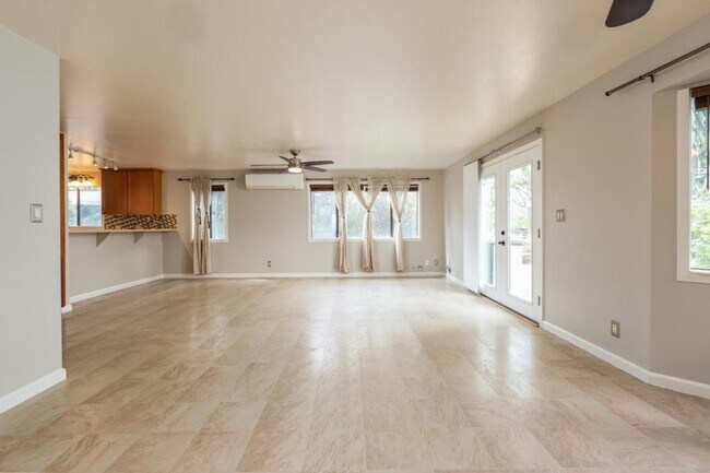 Building Photo - 91-1048-1048 Panapanapuhi St