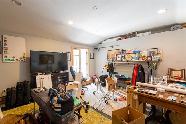 Building Photo - 705 W Alfred St