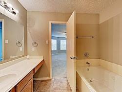 Building Photo - 1132 Sandalwood Dr