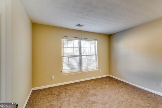 Building Photo - 2727 Manor Cove