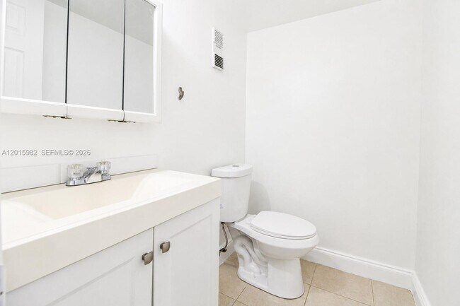 Building Photo - 6326 SW 139th Ct