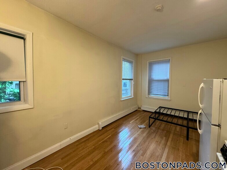 Building Photo - 49 S Huntington Ave