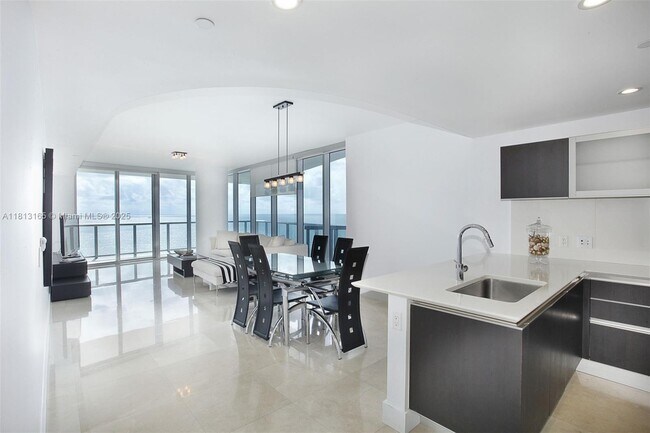Building Photo - 17001 Collins Ave