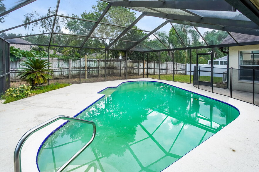 Building Photo - 2909 Starmount Dr
