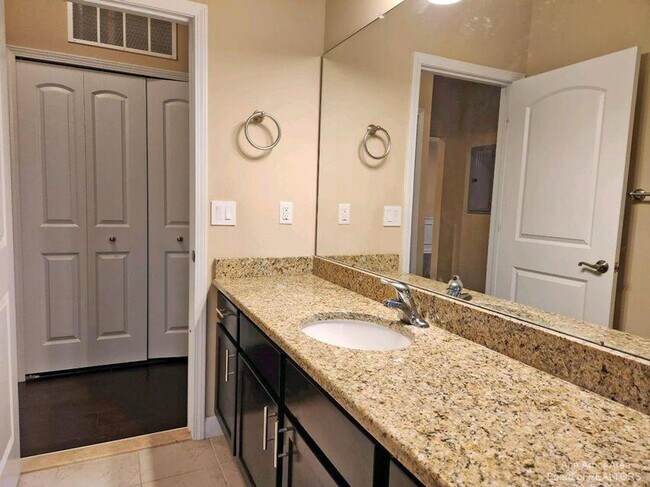 Building Photo - 5643 Arbor Chase Dr
