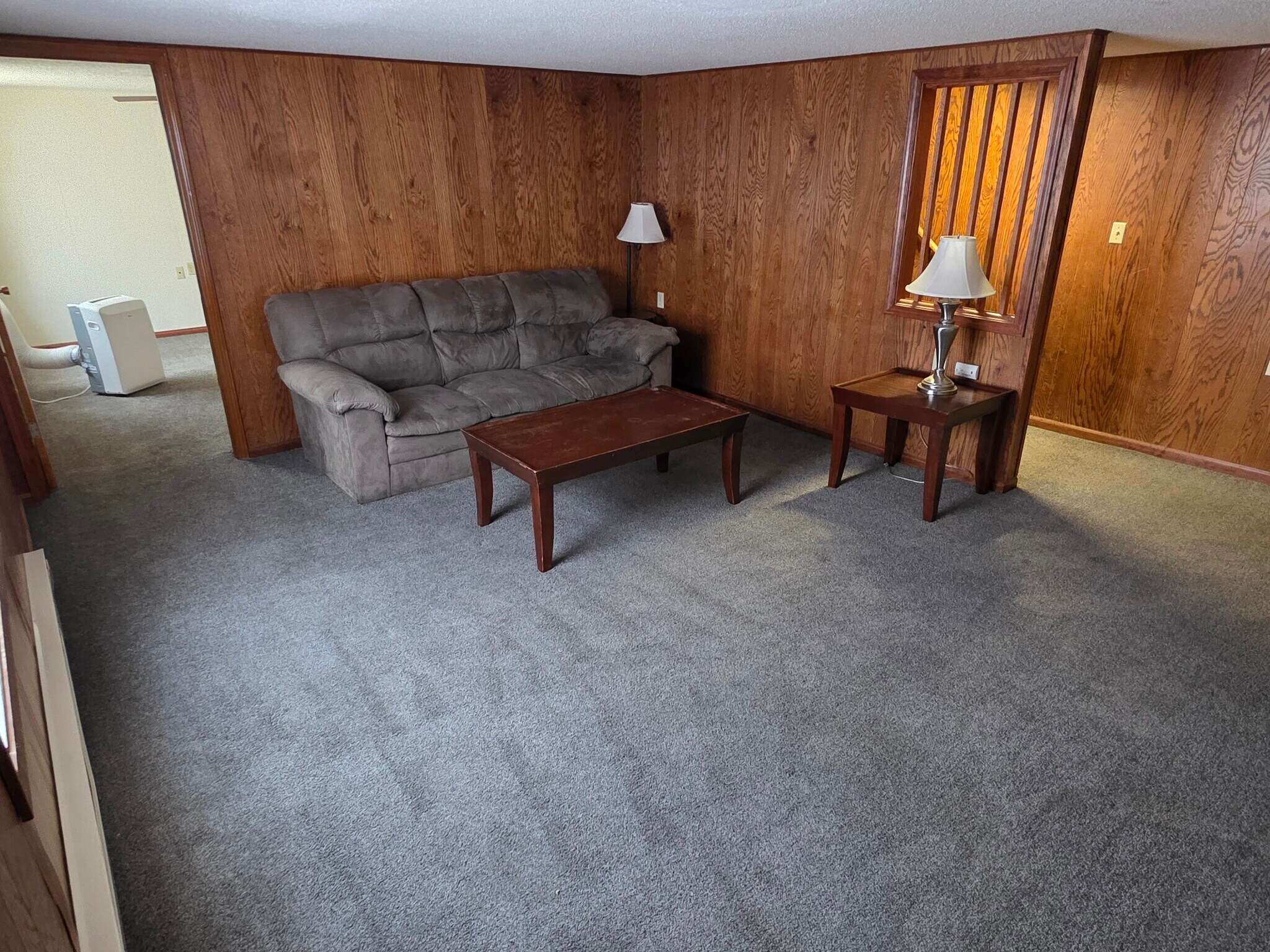 Building Photo - 105 S Elson St