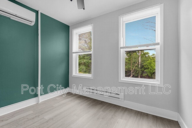Building Photo - 1806 Aiken St