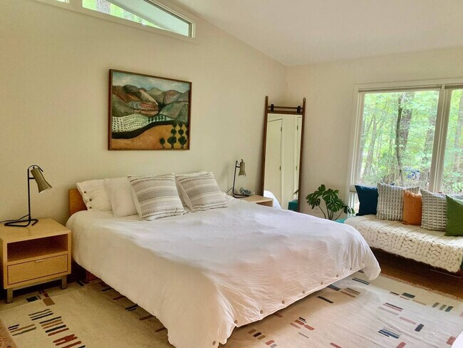 Building Photo - 603 Rock Creek Rd