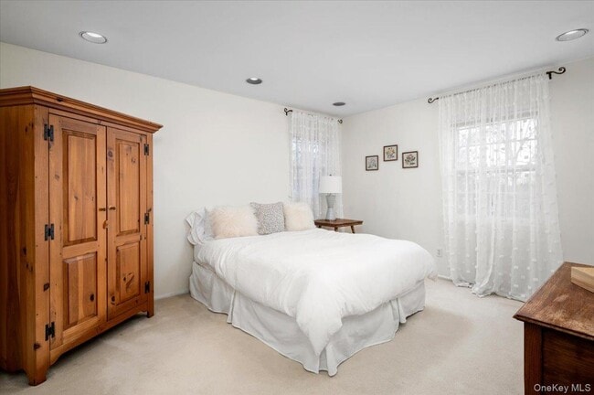 Building Photo - 9 Cherry Ln