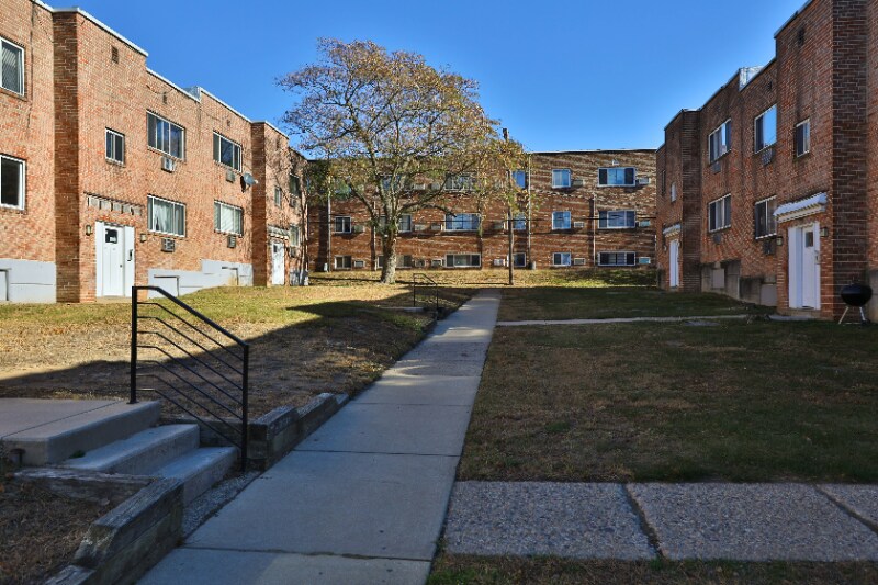 Building Photo - 7041 N 15th St