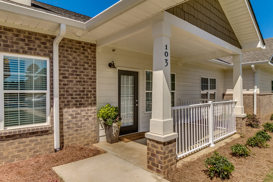 Building Photo - Beacon Place-Tuscaloosa