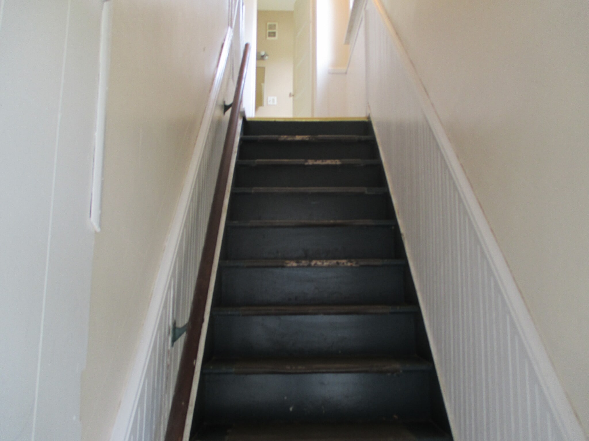 Building Photo - 1318 E 9th St