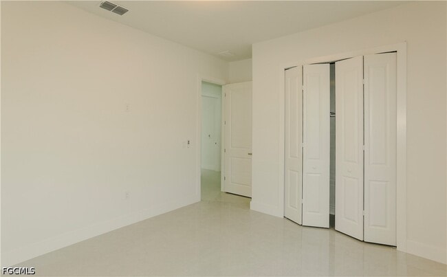 Building Photo - 141 Harold Ave S