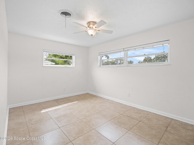 Building Photo - 250 Carib Dr