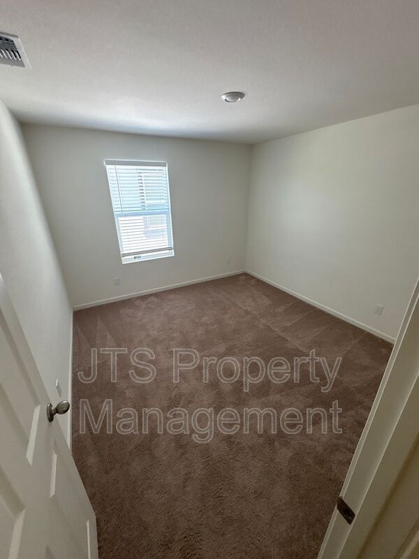 Building Photo - 3324 Auburn Leaf Loop