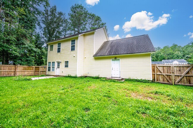 Building Photo - 614 Walnut Dr
