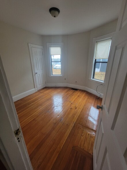 Bedroom 2 - 76 Bellevue St