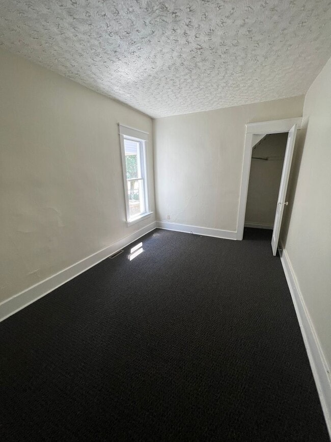 Building Photo - 454-56 W 2ND