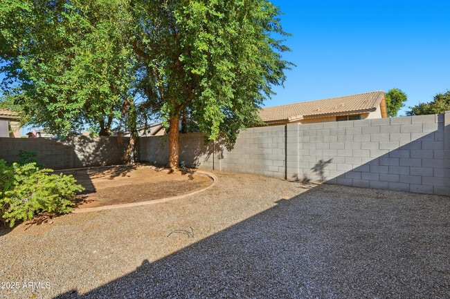 Building Photo - 14568 W Crocus Dr