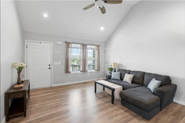 Building Photo - Pristine 3 Bed, 2 Bath Rental Built in 2022!