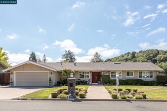 Building Photo - 432 Stonefield Pl