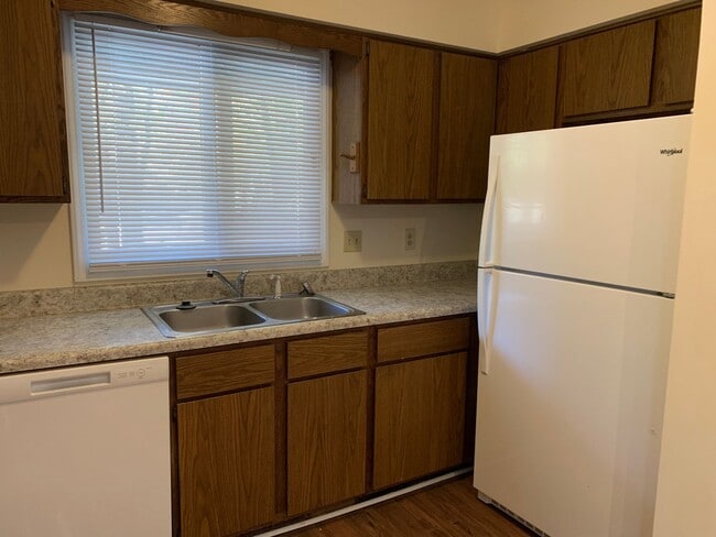 Building Photo - 6720