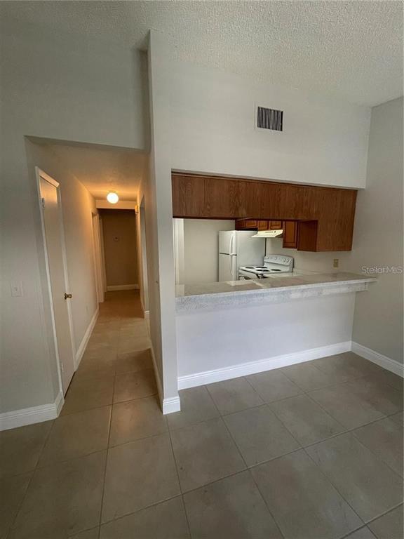 Building Photo - 1918 Crystal Grove Dr