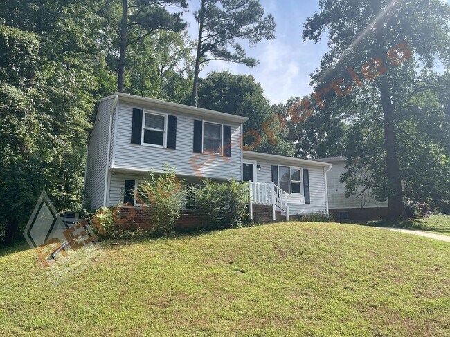 Building Photo - Wonderful Carpet-Free 3-Bedroom, 3-Bath Single-Family Home with Backyard Gazebo in a Quiet Cul-de...