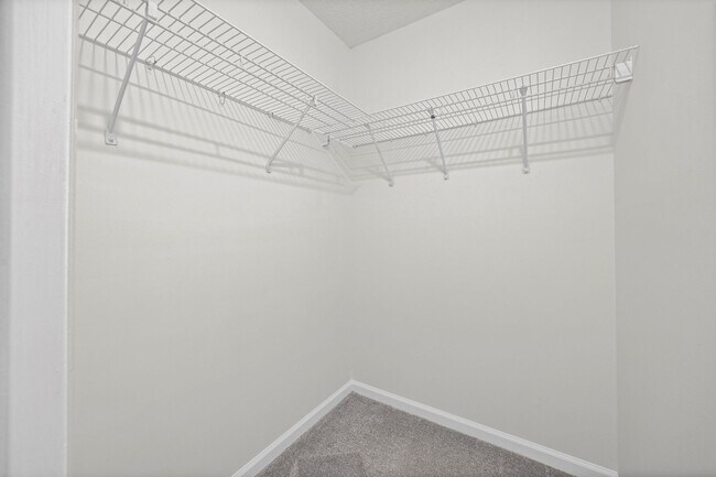 Building Photo - Light and bright 2-primary suite, 2-bath condo in Firethorne of Charlotte.
