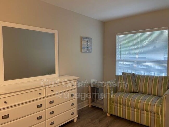 Building Photo - 3360 S Osprey Ave