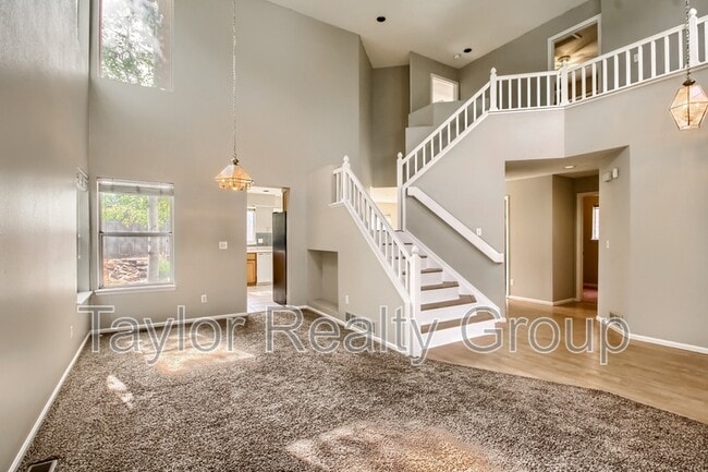 Building Photo - 13460 Vine St