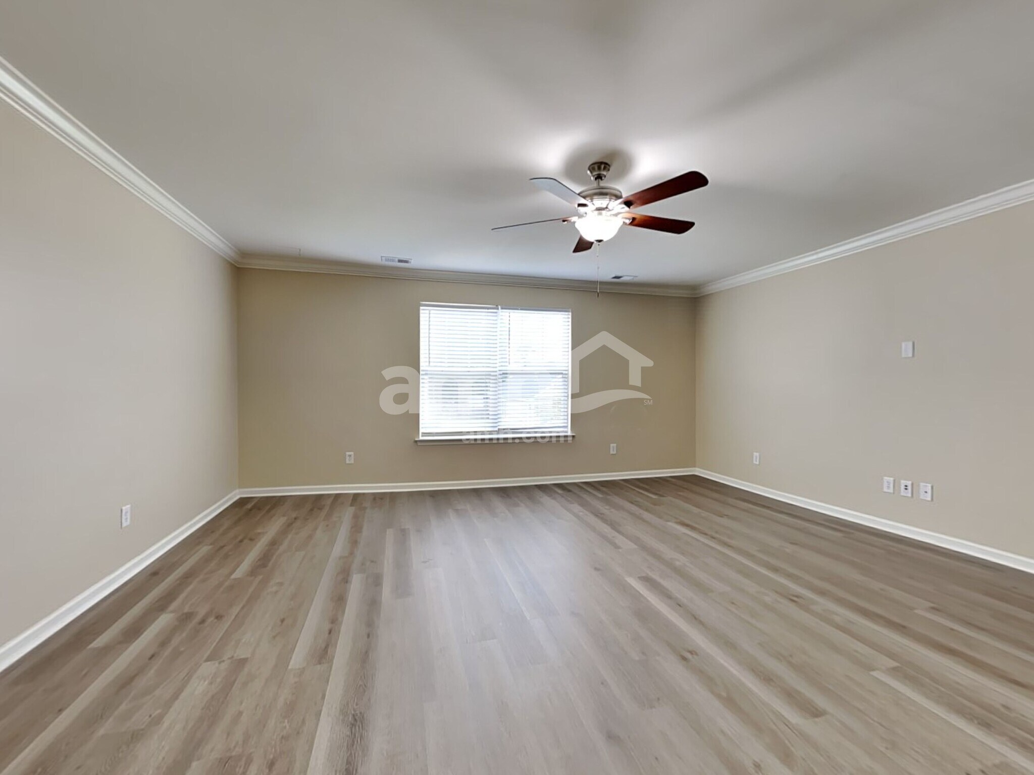Building Photo - 204 Short Woods Ct