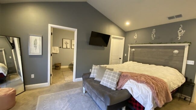 Building Photo - Gorgeous 3 Bedroom, 2 Bathroom Home in Woodridge Estates