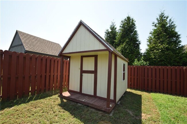 Building Photo - 4004 SW Layton Rd