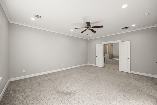 Building Photo - 2307 Langston St